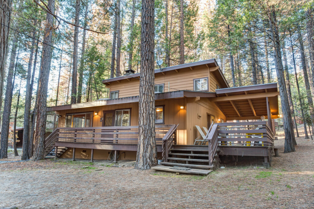 Exterior view of Cutters Edge, Cabin 3A