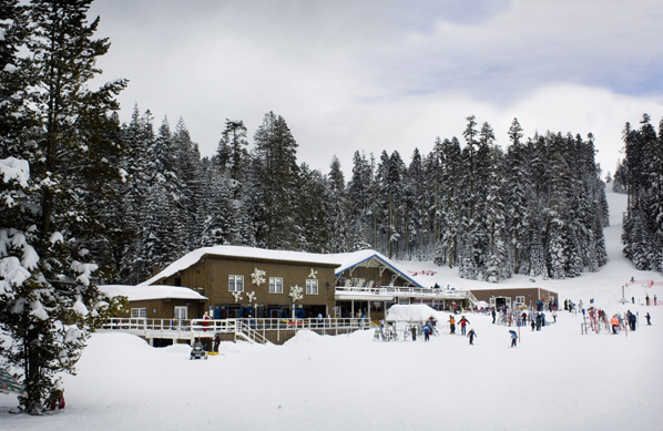 7 Facts About Yosemite Badger Pass Ski & Snowboard Area: Why You Should Visit