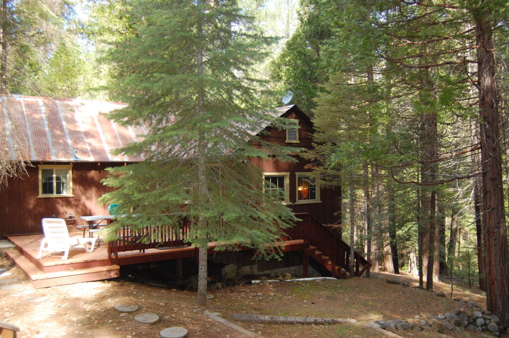 Wawona Cabin 6S Fretz Den in Yosemite