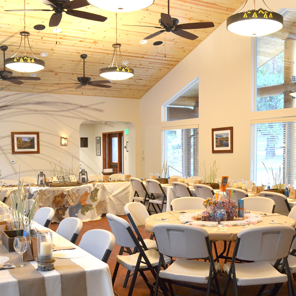 Redwoods In Yosemite Wedding and Event Center dining set up